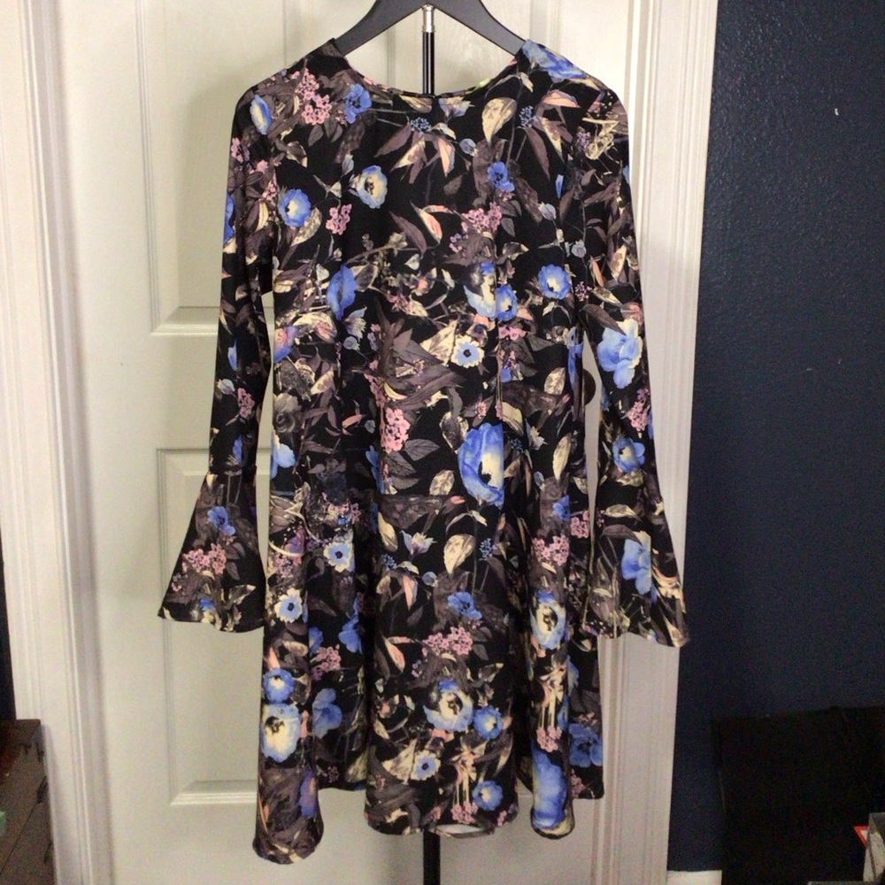 Gianni Bini Black and Blue Floral Long Sleeve Dress - Picture 9 of 9